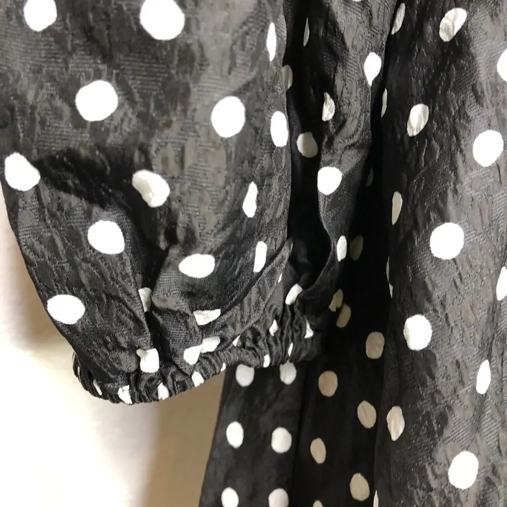 Kate Spade black white polka dot silk blend v neck top size 8